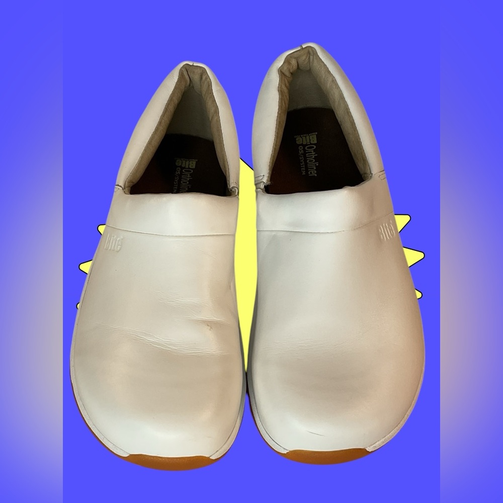 BITE O.S. Style# 9402B Women’s Size 11/EU 42.5 White Nursing Clogs